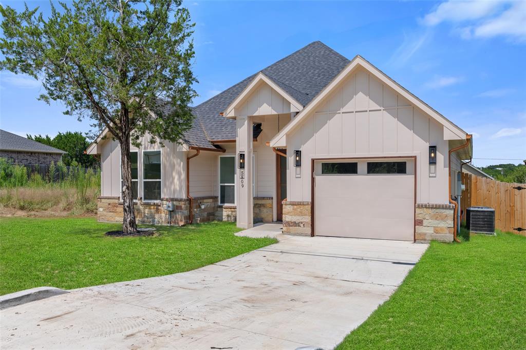 5809 Black Pine Circle