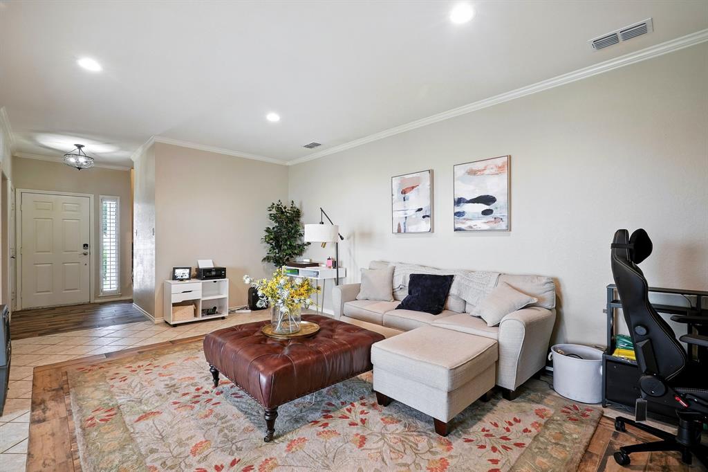 9 Tamarisk Circle