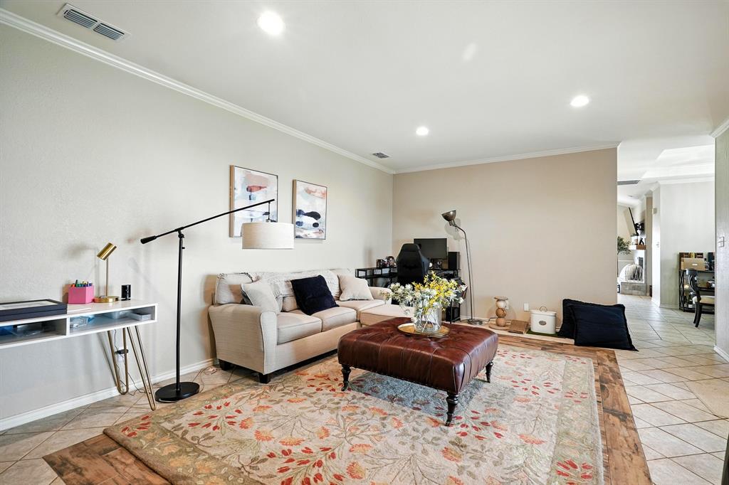 9 Tamarisk Circle