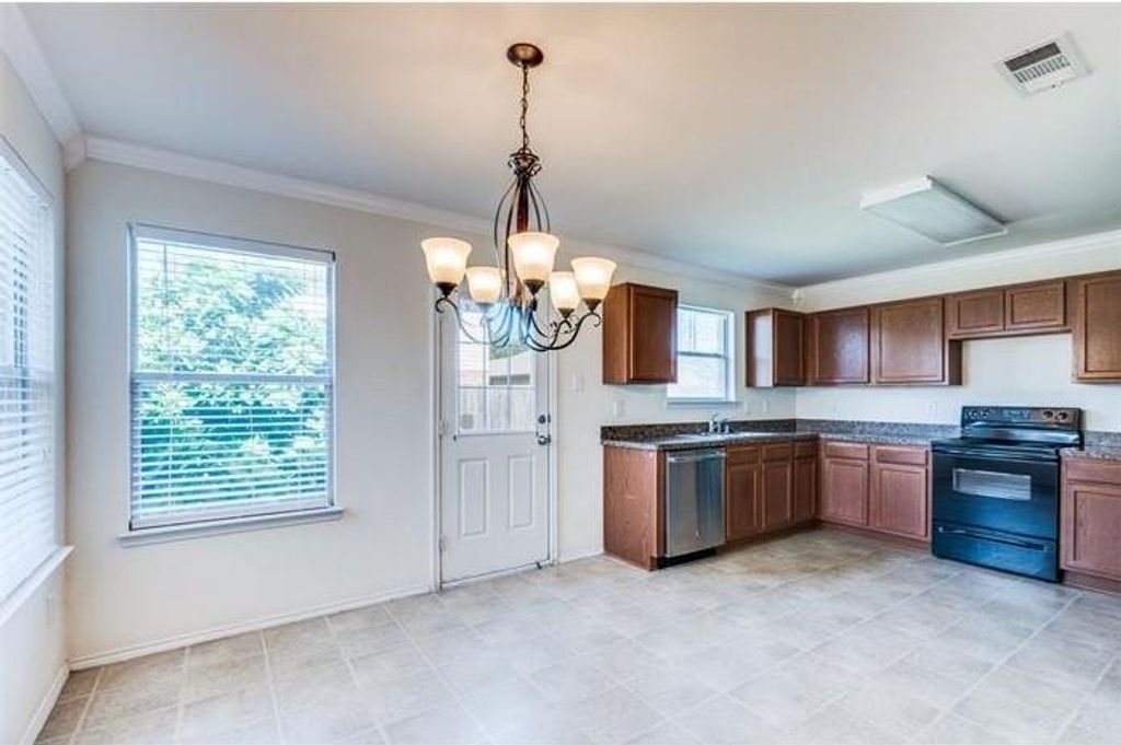 Photo of 8825 Sun Haven Way, Fort Worth, TX 76244 (MLS # 21215378)