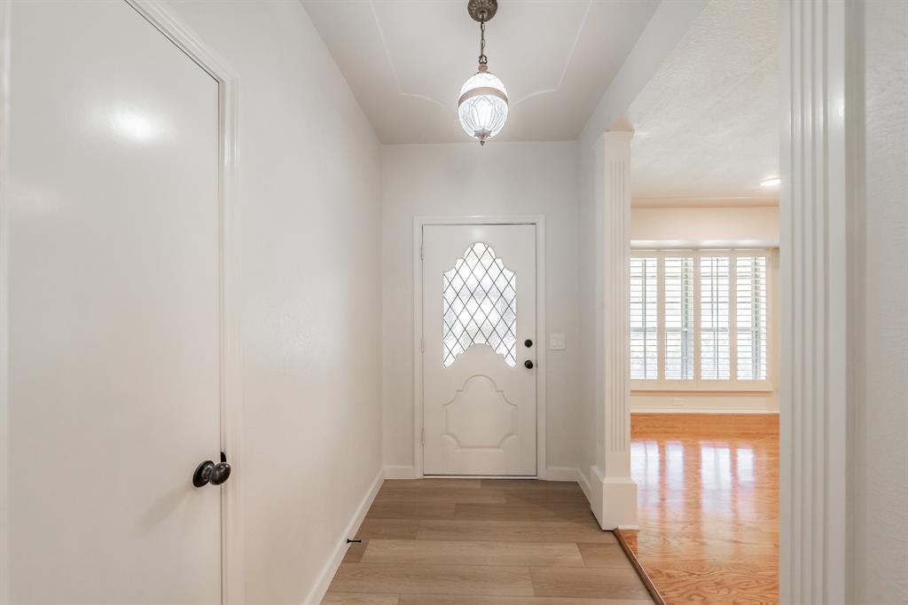 903 Leslie Drive