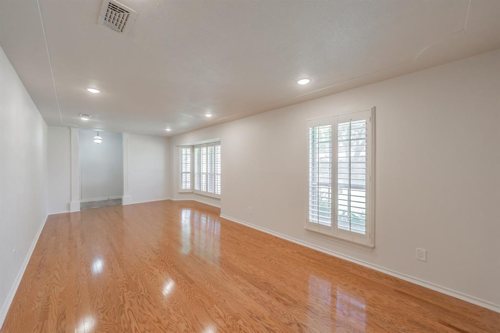 903 Leslie Drive
