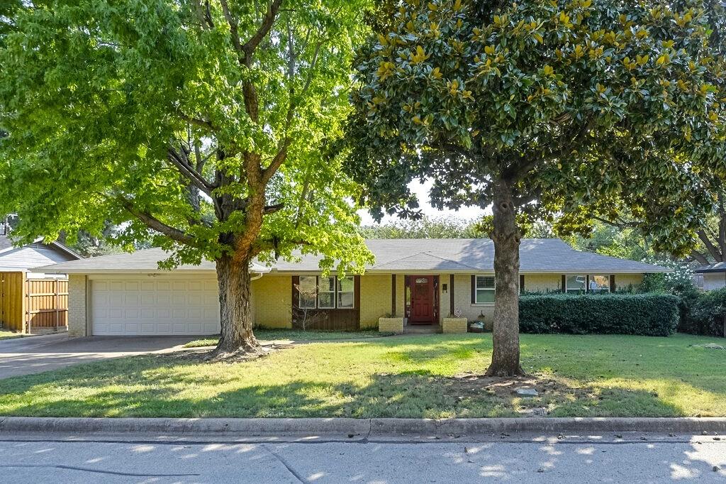 1315 Westcrest Drive