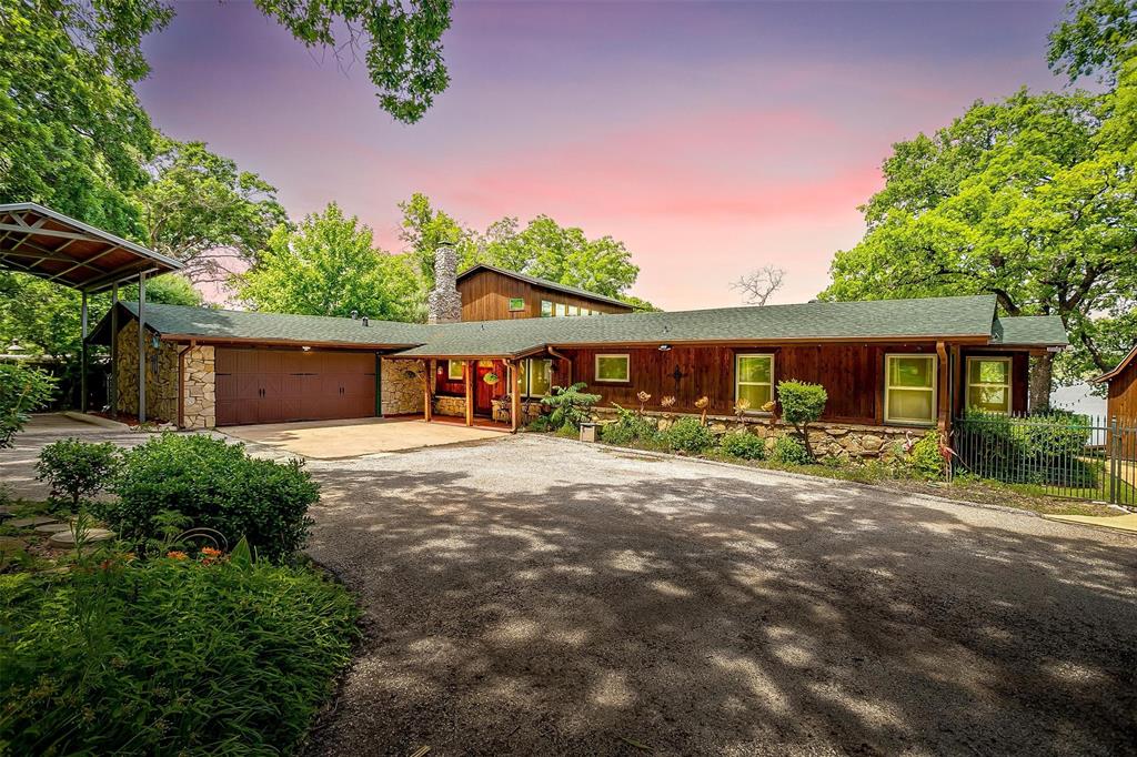 264 Shoreline Drive N