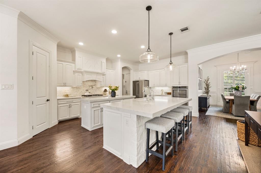 808 Regal Crossing