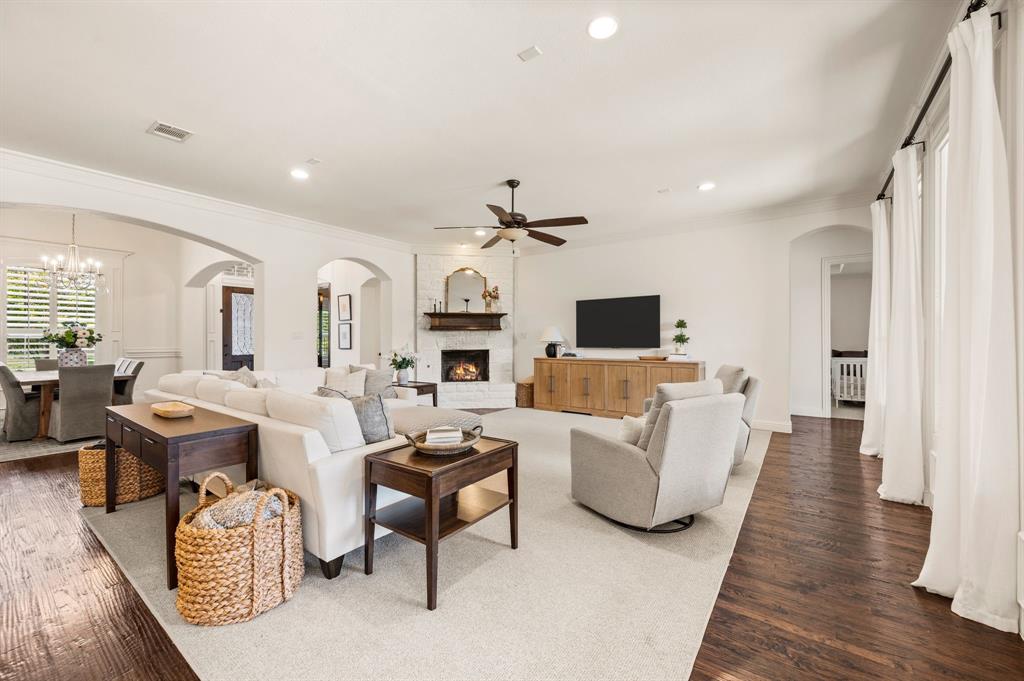 808 Regal Crossing