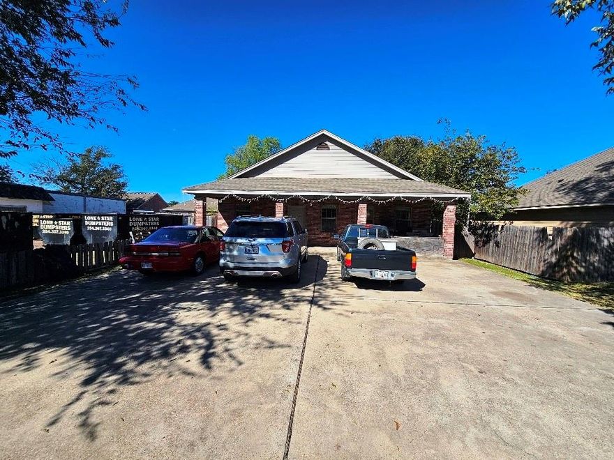 Solid location on a quiet street within the Baylor Student Housing east market area. Property is comprised of a 4 BR SFR home that has 4.1 bathrooms and 2,052 SF of well laid out living area. Large bedrooms that have good closet space and adjoining full bathrooms. Nice large parking area in front of home. Property is surrounded by other student housing properties. Home is leased to Baylor Students till 7-2026 for $2,200-Month. Tenants pay all utilities. Lease & appliances convey with sale of property. Owner is ready to see offers.
