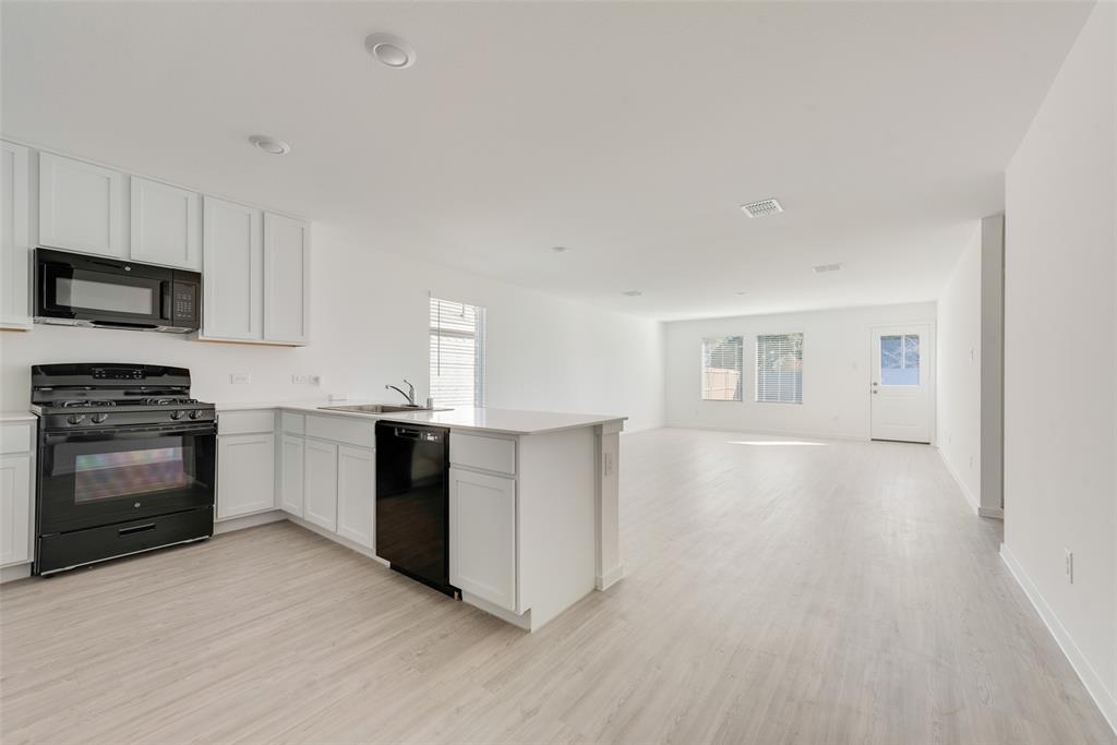 905 Shady Oaks Drive