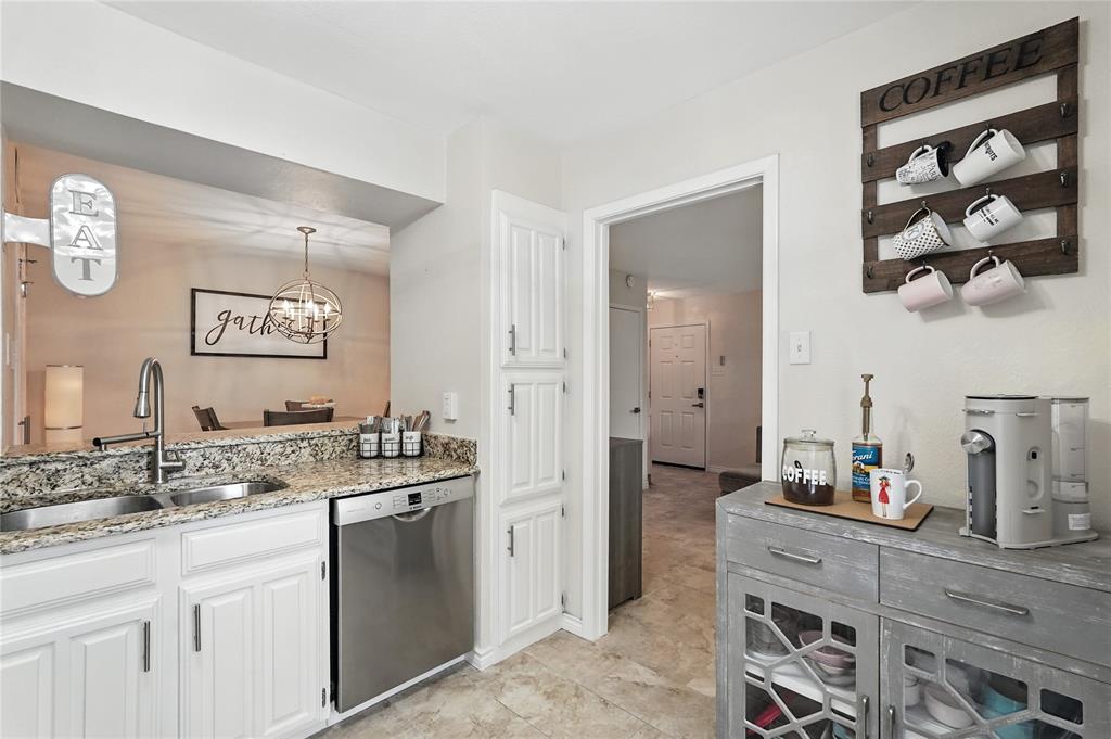 Farmers Branch, Texas 75234, United States, 2 Bedrooms Bedrooms, ,3 BathroomsBathrooms,Residential,Active,168147