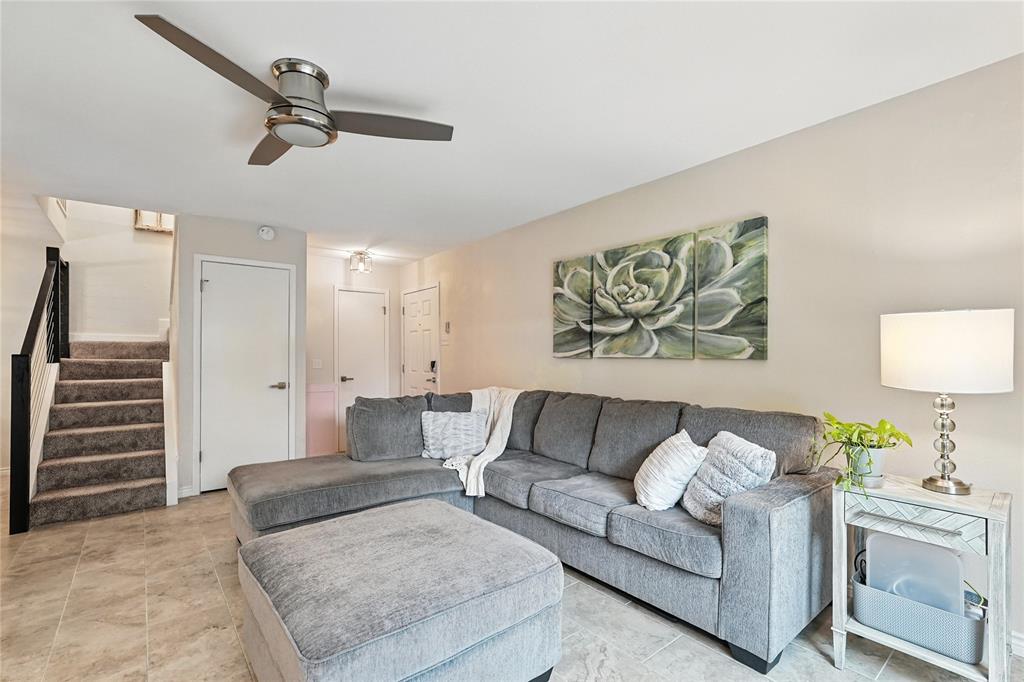 Farmers Branch, Texas 75234, United States, 2 Bedrooms Bedrooms, ,3 BathroomsBathrooms,Residential,Active,168147