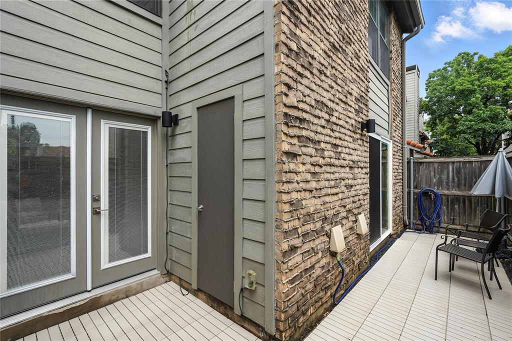 Farmers Branch, Texas 75234, United States, 2 Bedrooms Bedrooms, ,3 BathroomsBathrooms,Residential,Active,168147