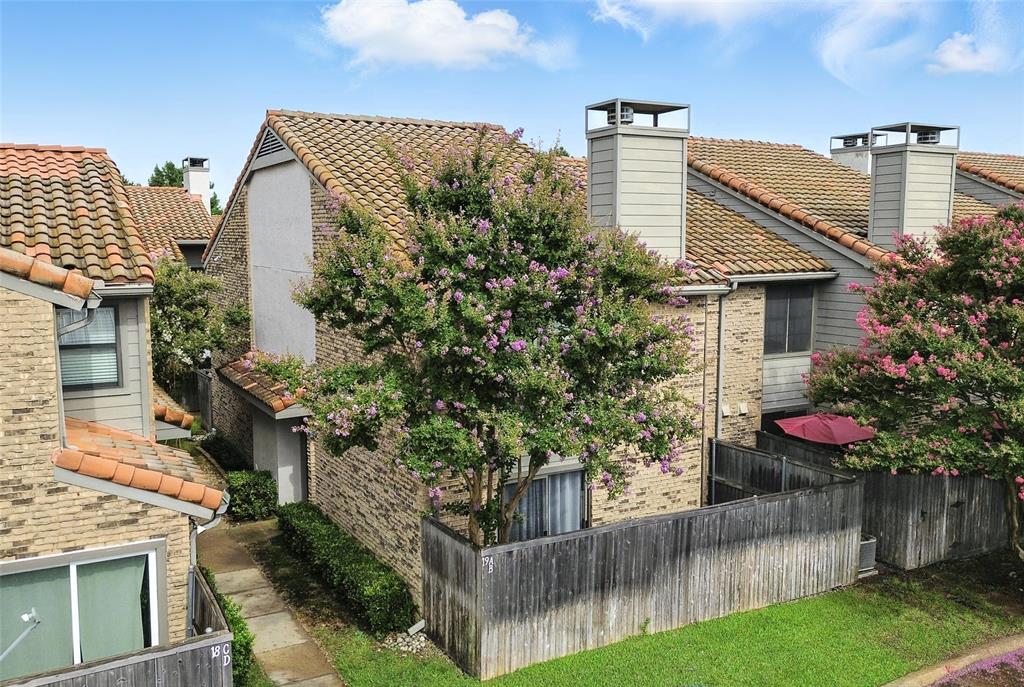 Farmers Branch, Texas 75234, United States, 2 Bedrooms Bedrooms, ,3 BathroomsBathrooms,Residential,Active,168147