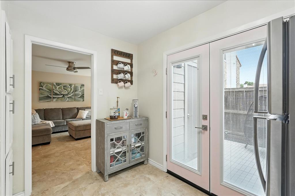 Farmers Branch, Texas 75234, United States, 2 Bedrooms Bedrooms, ,3 BathroomsBathrooms,Residential,Active,168147