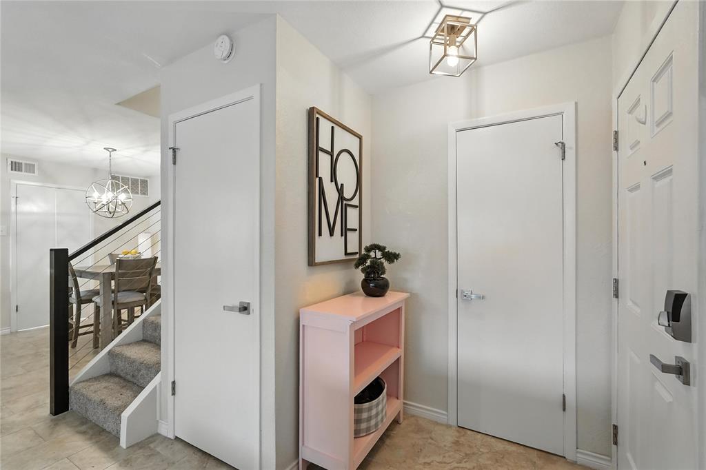 Farmers Branch, Texas 75234, United States, 2 Bedrooms Bedrooms, ,3 BathroomsBathrooms,Residential,Active,168147