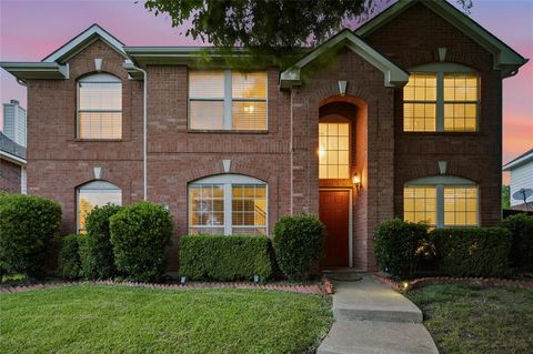 Photo of 2453 Ravenhurst Drive, Plano, TX 75025 (MLS # 21260851)