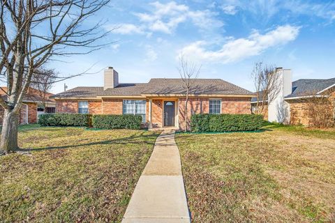 Photo of 2709 College Park Drive, Rowlett, TX 75088 (MLS # 21159274)