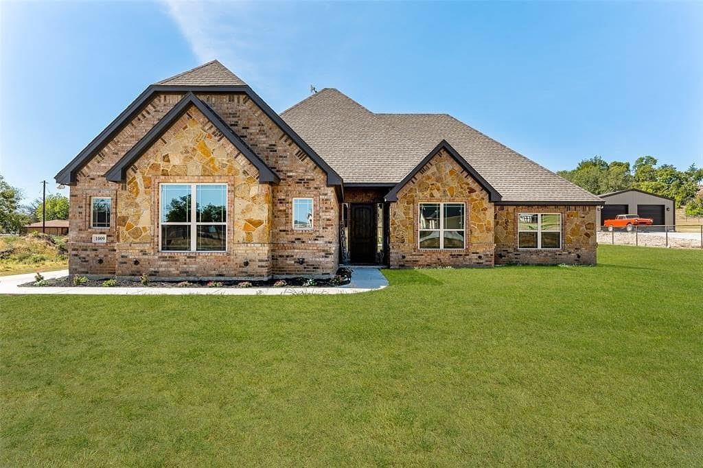 1009 Tex Lane