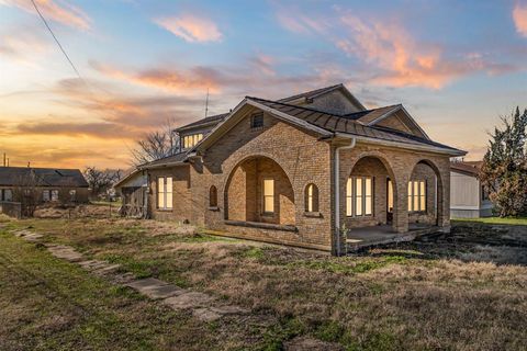 306 E Adams Street Itasca TX 76055