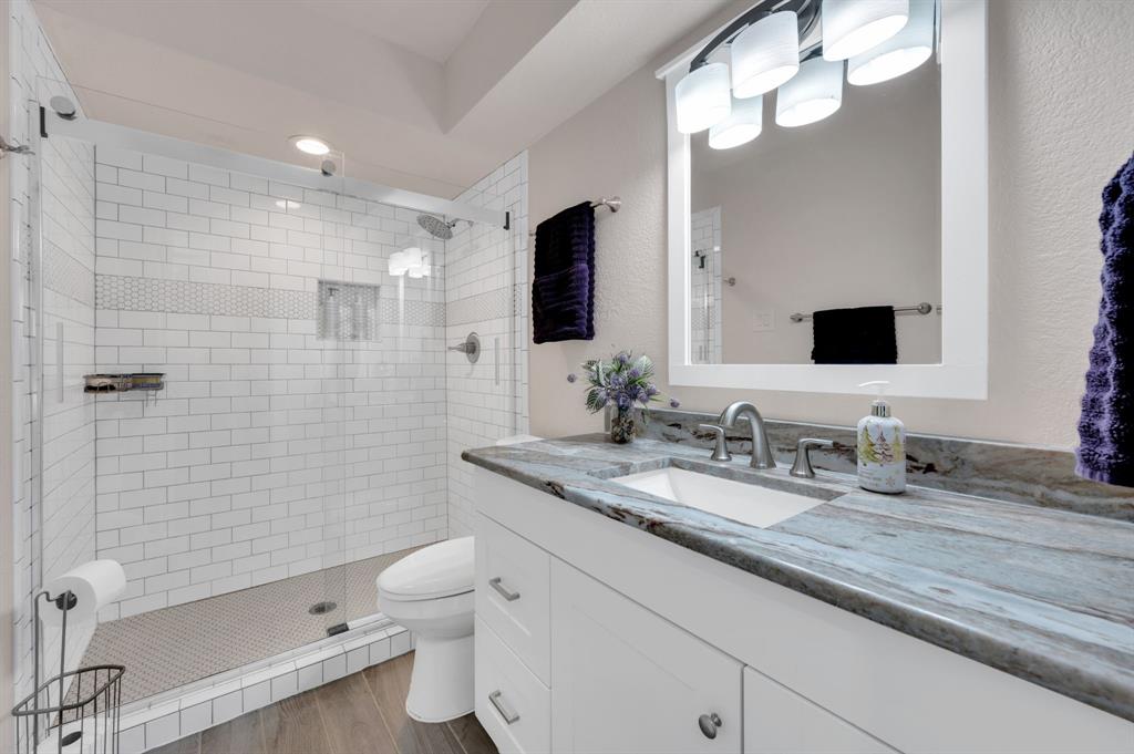 Twin Lakes Estate - Residential