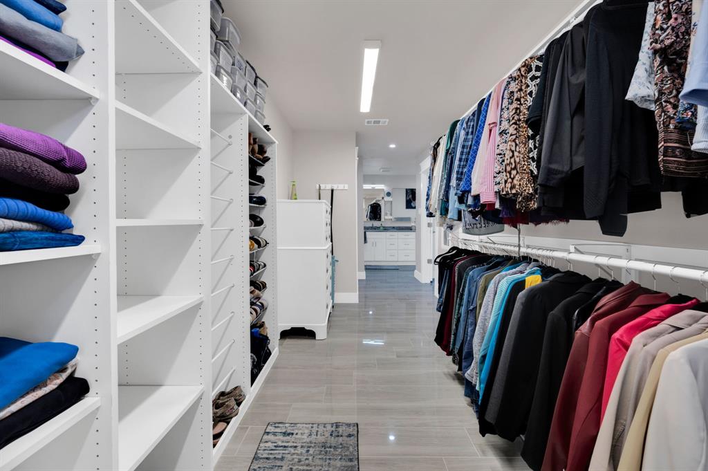 Twin Lakes Estate - Residential