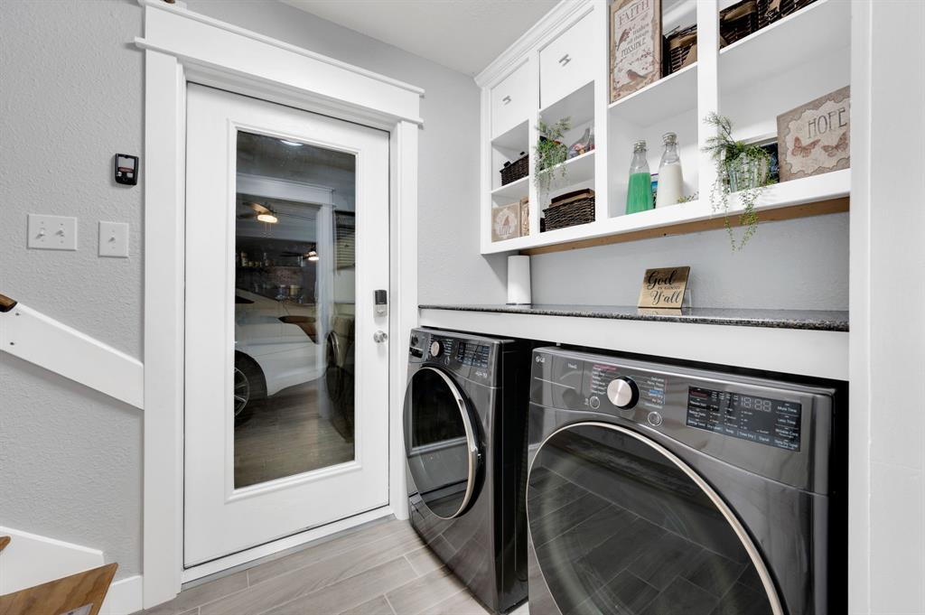 Twin Lakes Estate - Residential