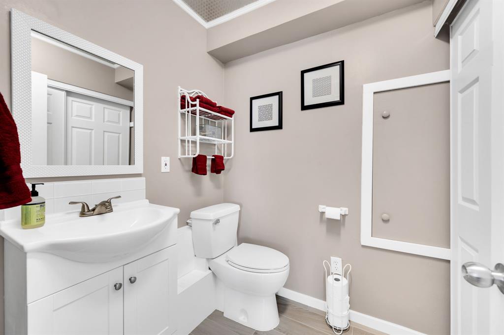 Twin Lakes Estate - Residential