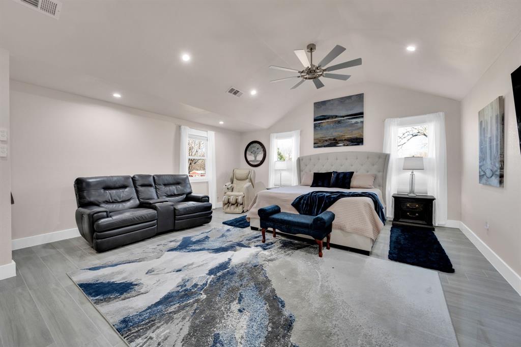 Twin Lakes Estate - Residential