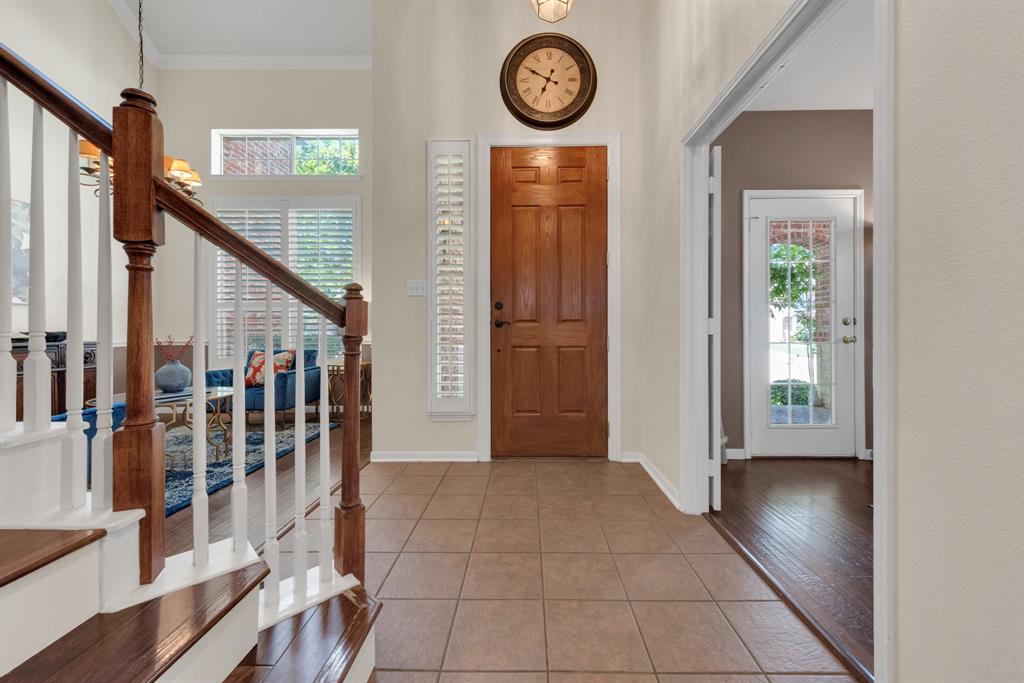 4304 Lone Oak Drive