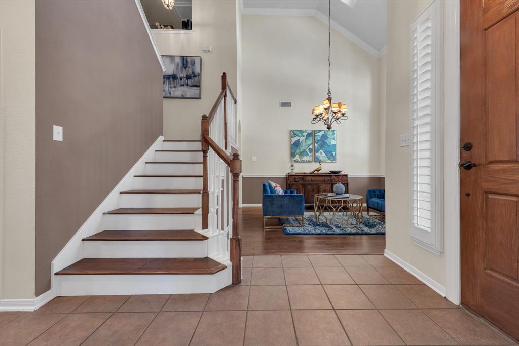 4304 Lone Oak Drive