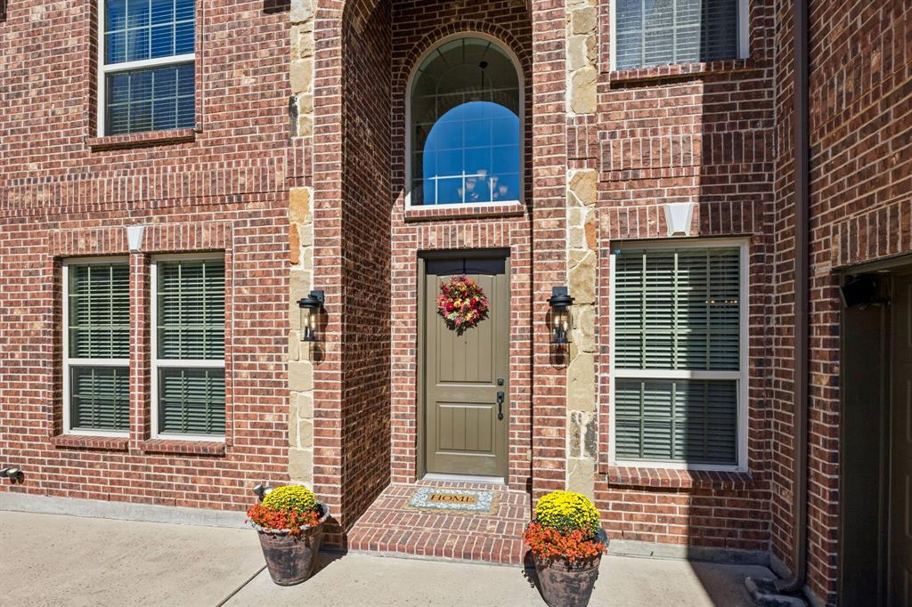 916 Redbird Lane