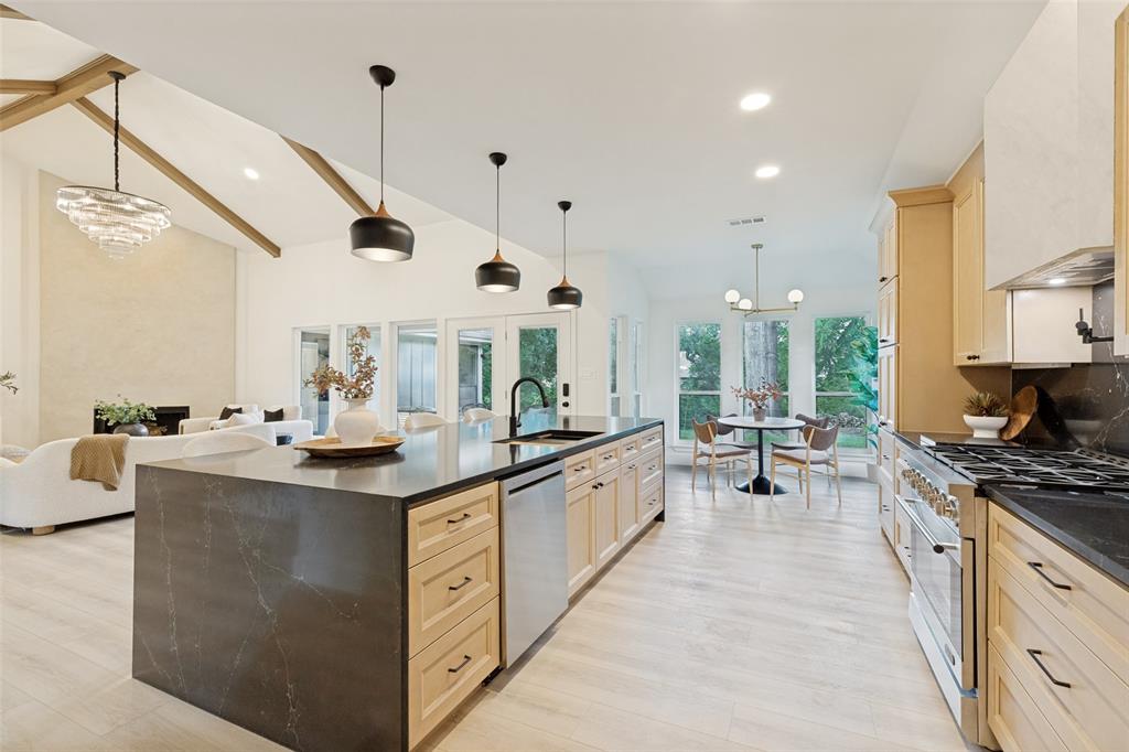 1901 Edgewater Drive