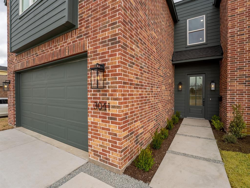 3041 Valentine Street