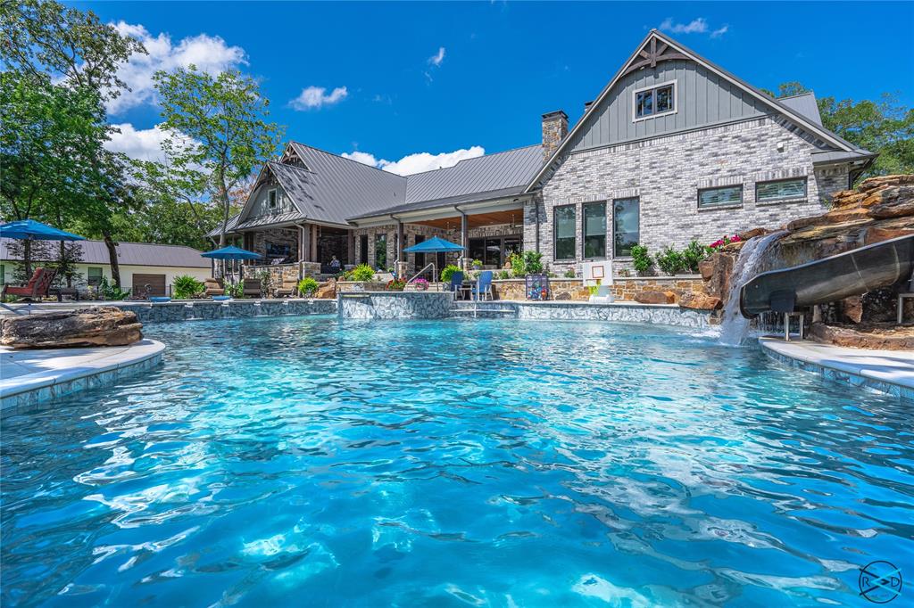 Pinnacle Club - Residential