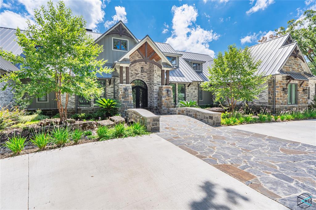 Pinnacle Club - Residential