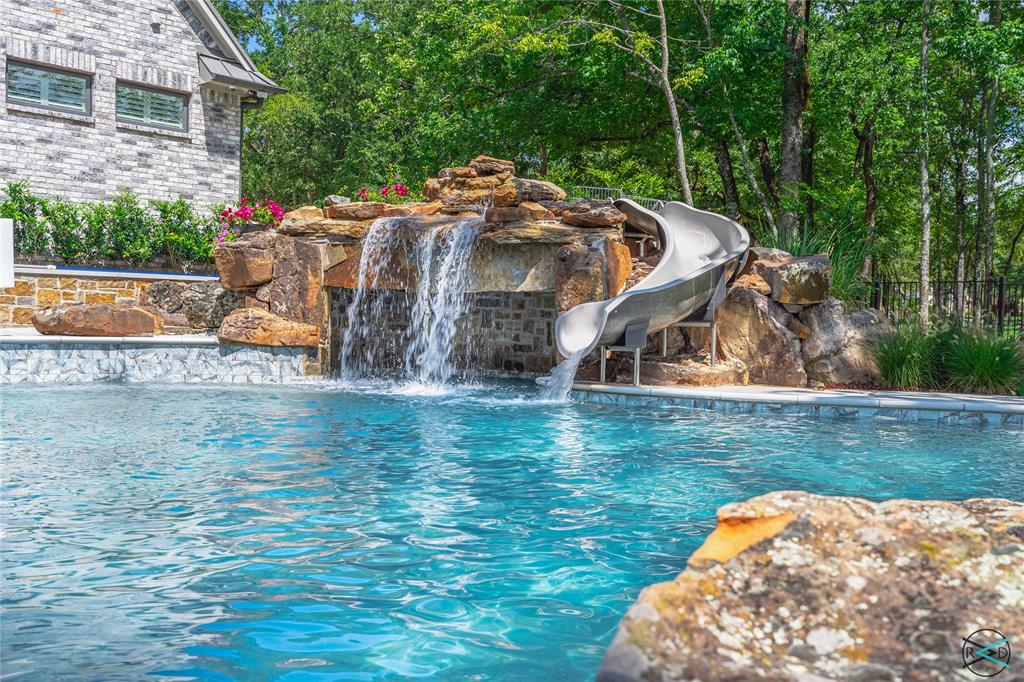 Pinnacle Club - Residential