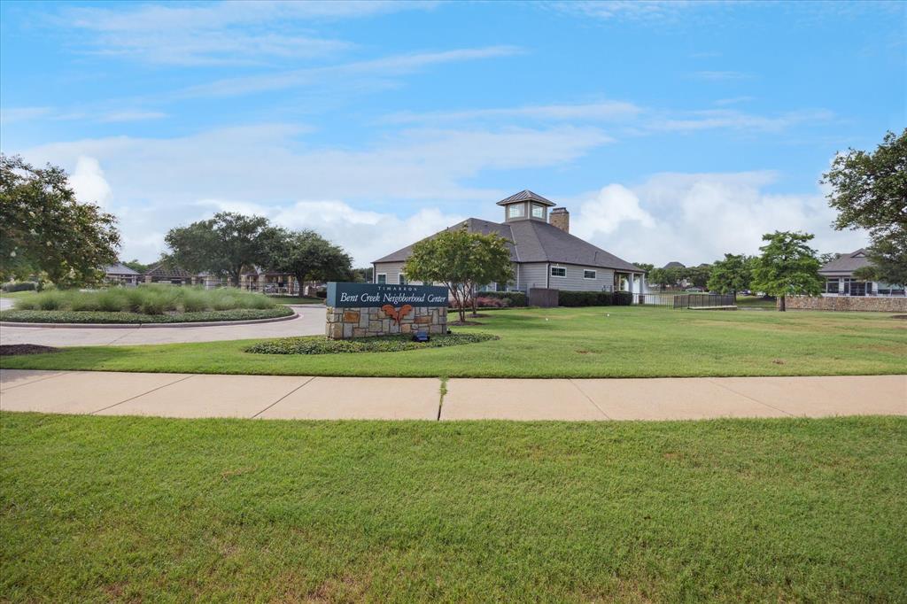 1135 Highland Oaks Drive