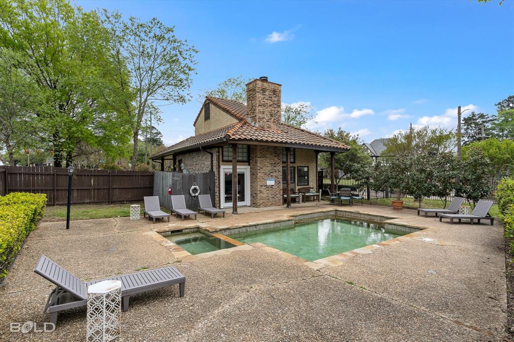 Shreveport, Louisiana 71104, United States, 1 Bedroom Bedrooms, ,2 BathroomsBathrooms,Residential,Pending,39868