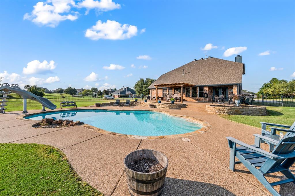 1000 Blue Bird Court