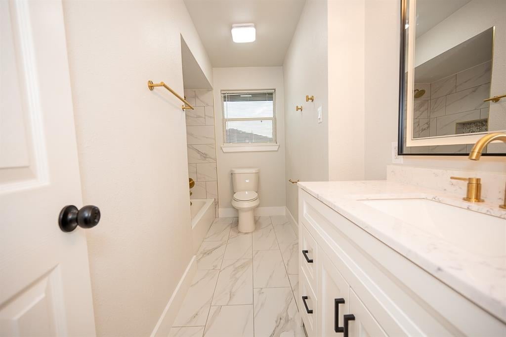 2406 Cliff Teen Court