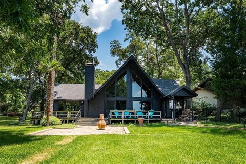 Photo of 162 Lake Drive, Enchanted Oaks, TX 75156 (MLS # 21205895)