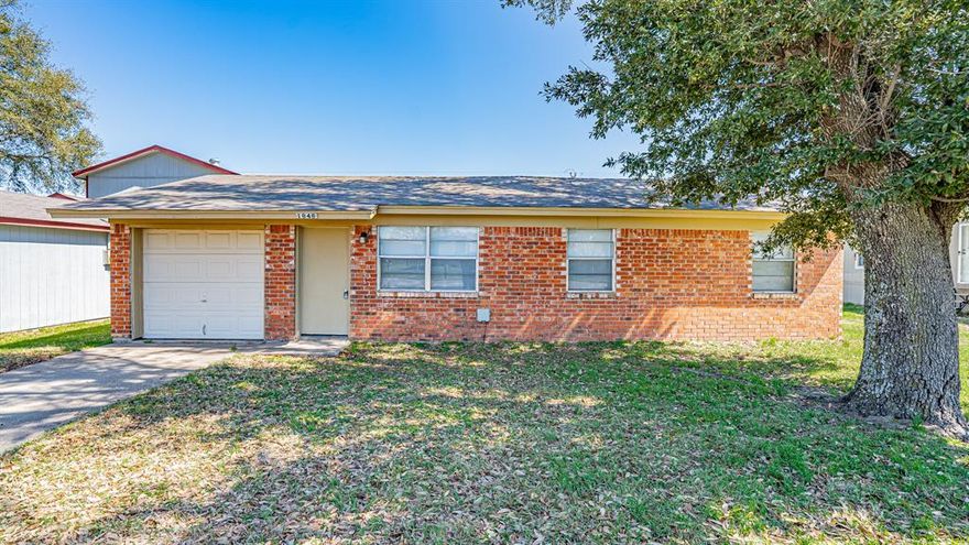 ATTENTION FIRST TIME HOME BUYERS, INVESTORS OR DOWNSIZERS- THIS IS THE HOME YOU HAVE BEEN WAITING FOR! PRICED RIGHT AT AN UNBEATABLE PRICE- CHEAPER THAN RENT! Super cute brick facing three bedroom home in Pelican Bay a quiet suburb close to Azle. Enjoy endless wildlife. Feed the peaceful and serene deer that have called this area their home. Walk to the lake and drop a fishing pole. Boat ramp less than 2 minutes away! Make this your weekend getaway or your next nightly rental. Live here and enjoy the peace and serenity that surrounds this area. The possibilities are endless!  Ideal for everyone! Discover comfort and charm in this delightful 3 bedroom - 1 bath home. With an open floor plan, this home feels bright and airy, offering a seamless flow from living to dining to kitchen, perfect for everyday living and entertaining. The 1 car garage provides convenient storage and also serves a laundry area with washer and dryer hookups. The spacious yard offers room to relax or create your ideal outdoor space.  Situated within Azle ISD and with no HOA, this home is a fantastic opportunity for everyone! Don't miss out on this gem!

No survey available. Sold As-Is, seller will not make any repairs.