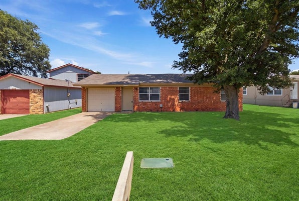 1848 CORAL RD, AZLE, TX 76020 - Image ffeabdefda25c1bb18c143739e171b7a/840031303