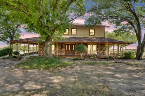 1105 E Highland Road Oak Leaf TX 75154