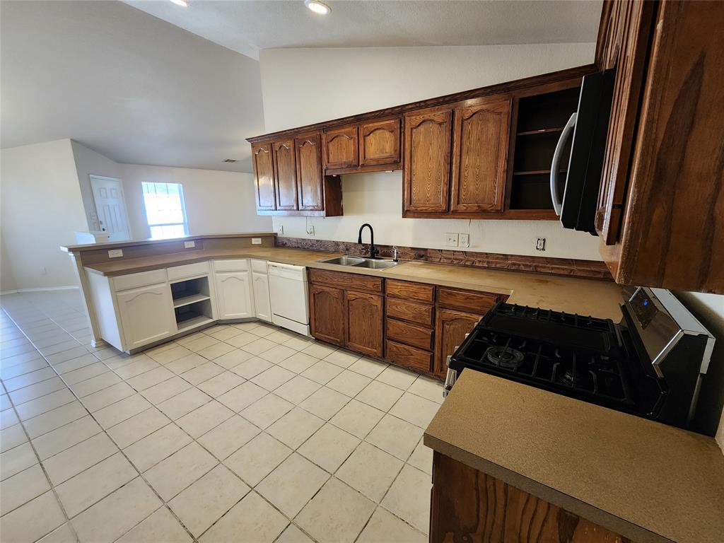 Alexandra Meadows - Residential Lease