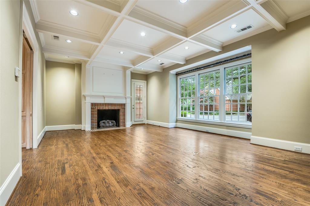 5804 Redwood Court