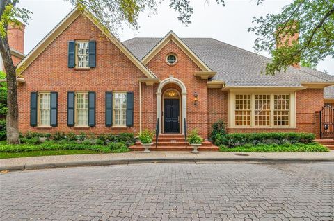 5804 Redwood Court Dallas TX 75209