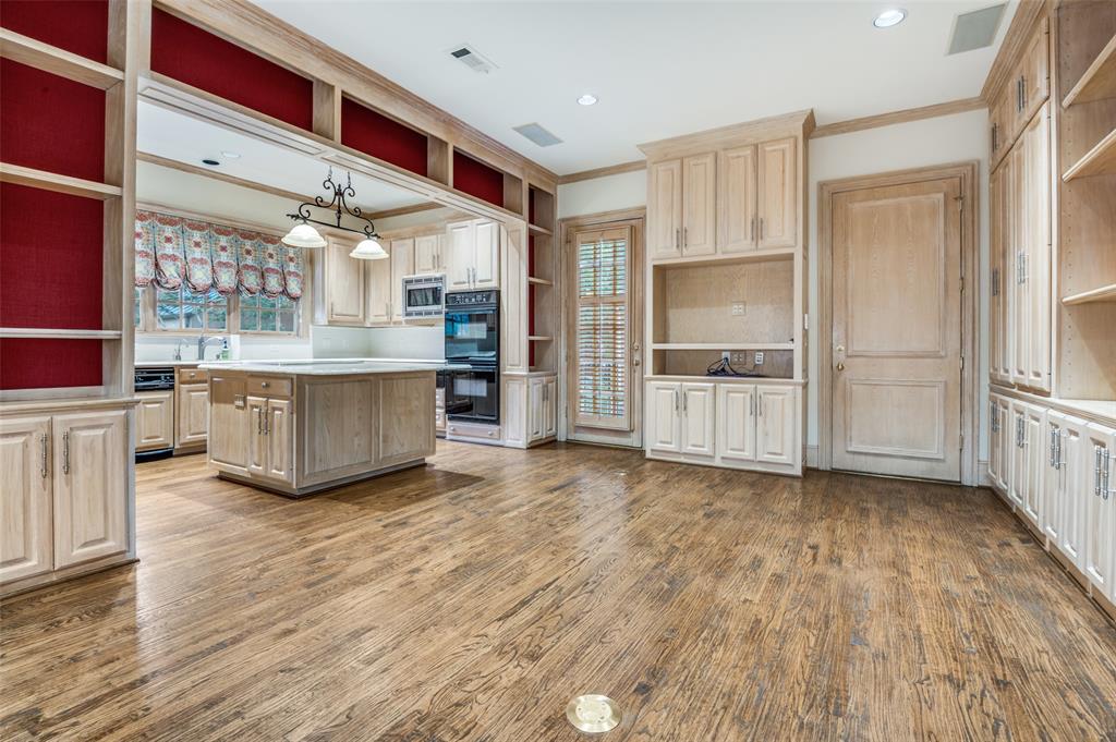 5804 Redwood Court