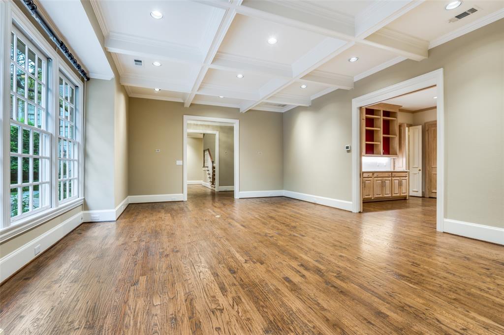 5804 Redwood Court