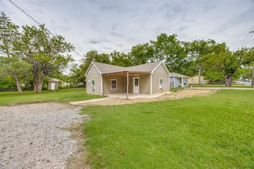 Welcome Home! This charming 2-bedroom, 1-bath home sits on a spacious lot and is full of potential—whether you’re looking for a cozy starter home or your next investment property. NEW ROOF just installed! The home also comes with a washer, dryer, and refrigerator, making it move-in ready. Inside, you’ll find a warm, homey feel throughout, just waiting for your personal finishing touches.

The large lot offers endless possibilities—a perfect canvas to create your very own garden oasis,  or take on any backyard project you’ve been dreaming of. There’s also a storage shed for your tools and extra belongings, plus plenty of room for parking.

Located in Sherman—one of the fastest-growing cities in North Texas—you’ll enjoy the benefits of a thriving community with new businesses, retail, and major employers moving in. Walking distance from the middle school, and minutes from shopping, and dining, this home combines convenience with long-term value.

Don’t miss your chance to make this property yours—schedule a showing today!