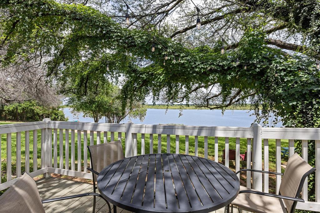 The Liveoaks Add - Commercial Sale